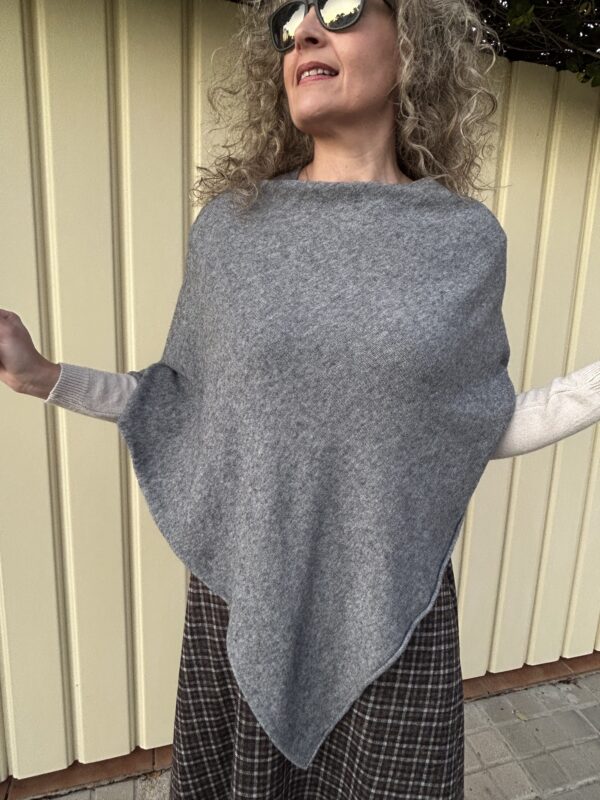 Poncho Gris - Imagen 3