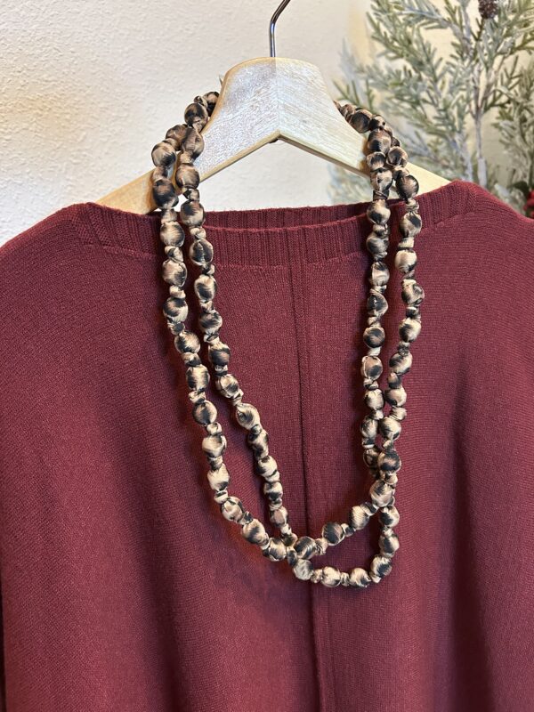 Collar bolas animal print - Imagen 3