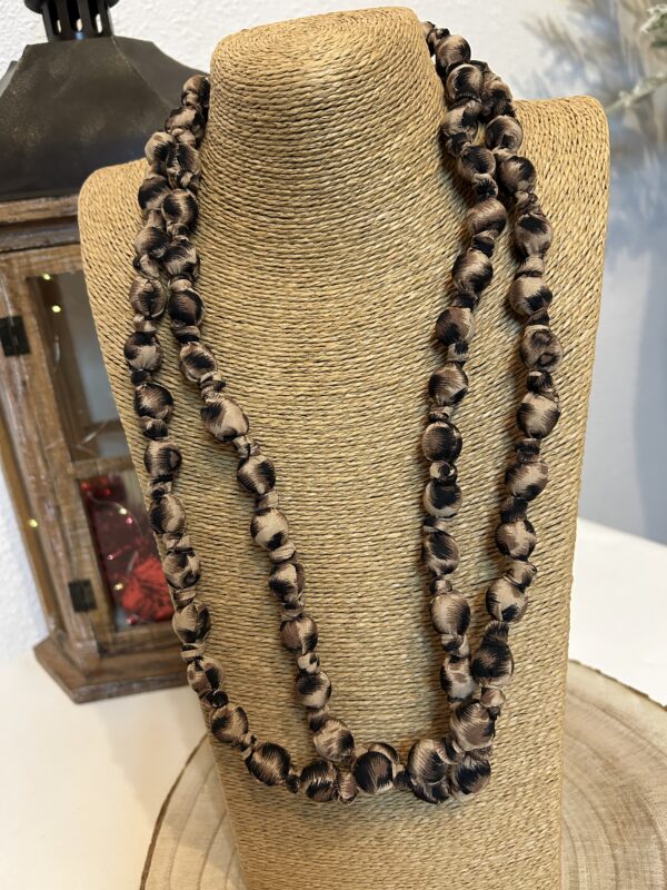 Collar bolas animal print - Imagen 2