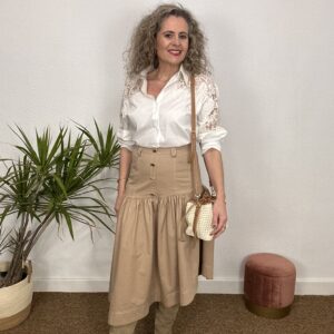 Falda asimétrica camel