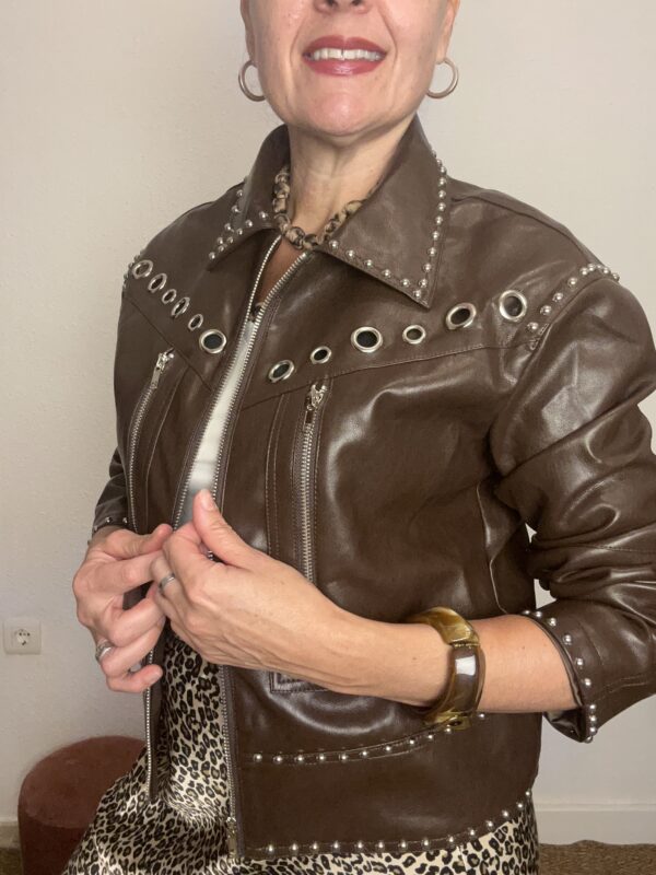 Chaqueta Tacha chocolate - Imagen 2