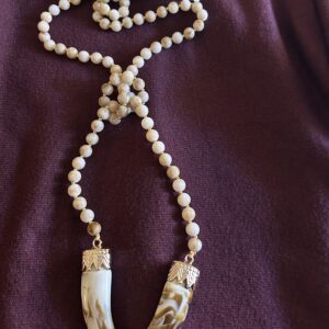 Collar colmillos Marfil
